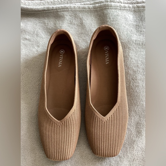 Vivaia Shoes - Vivaia Women's Square Tan Flats